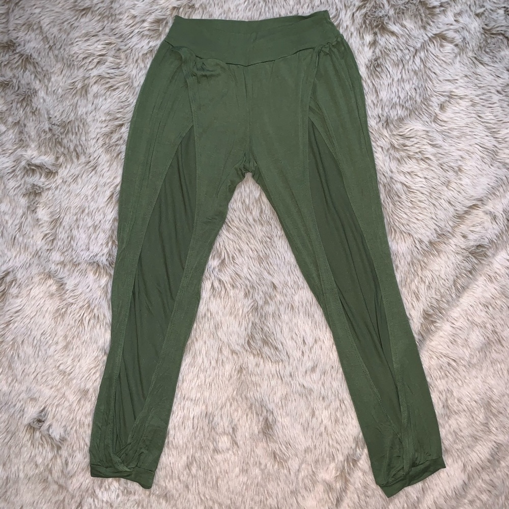 🦋3/$25 Topia Olive Green Split Leg Joggers